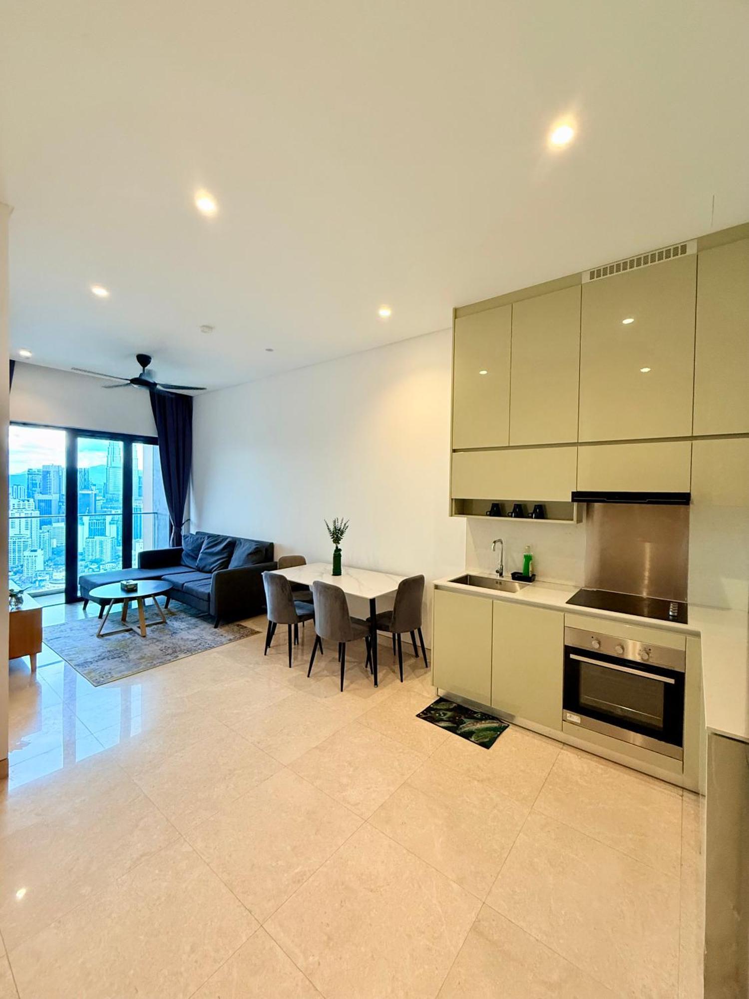 Bbcc At Lucentia 2 Apartment *